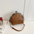 Sac bandoulière vintage marron avec fermoir à baiser et bandoulière chaîne - Marron