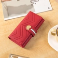 Portafoglio lungo rosso da donna con cuciture a V e chiusura a cuore dorata elegante - Rosso