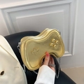 Mini borsa a tracolla dorata a forma di controller gioco con finitura metallica e catena - Oro