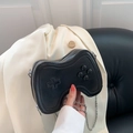 Mini borsa a tracolla a forma di controller da gioco in pelle nera opaca e catena - Nero