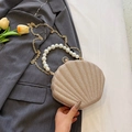 Sac coquillage élégant pailleté champagne avec poignée perle et bandoulière chaîne - Doré