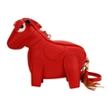 Borsa a tracolla rossa a forma di cavallo in pelle martellata con nappa decorativa - Rosso