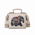 Borsa medico beige con ricamo a elefante, perline colorate e tracolla larga - Bianco