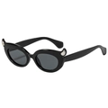 Lunettes de soleil œil-de-chat noires à cornes de diable avec rivets en métal argenté - Monture Noire Verres Noir Gris