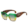 Lunettes de soleil oversize tendance avec monture dégradé vert-jaune et branches écaille - Monture Léopard Vert Verres Thé Vert