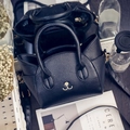 Schicke schwarze Katzenohr-Handtasche aus PU-Leder mit goldener Tier-Metallschnalle - Schwarz