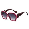 Occhiali da sole oversize poligonali con montatura rosa e stanghette a catena traforate - Montatura Sfumata Viola Grigio