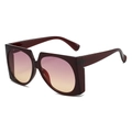 Occhiali da sole squadrati oversize con lenti sfumate e montura geometrica bordeaux - Montatura Tè Rosa Giallo
