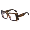 Fashionable square tortoiseshell sunglasses with retro frames and gold metal accents - Tortoiseshell Frame
