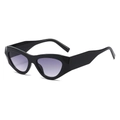 Occhiali da sole cat eye con montatura geometrica nera e lenti viola sfumate - Montatura Nera Lente Grigia Sfumata