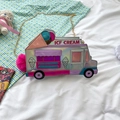 Borsa a tracolla laser PU a forma di camioncino dei gelati con pompon e catena - Stile Camion dei Gelati (Small Car)