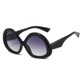 Occhiali da sole geometrici oversize con montatura nera e lenti sfumate viola - Montatura Nera Lente Grigia Sfumata