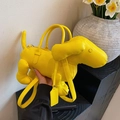 Sac bandoulière créatif en forme de teckel jaune vif fabriqué en similicuir de qualité - Jaune