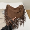 Bolso hobo vintage de ante marrón oscuro con flecos largos y estilo bohemio de hombro - Marrón