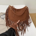 Bolso hobo de ante marrón oscuro con flecos largos y una correa de hombro ajustable - Marrón
