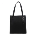 Borsa tote verticale in pelle nera con anelli in argento e tracolla lunga - Nero