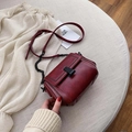 Dark red vintage crossbody bag with chain strap and V-shaped stitching on faux leather - Burgundy