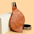 Borsa a tracolla marrone a forma di foglia in finta pelle vintage e tracolla larga - Cuoio