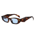 Occhiali da sole cat eye tartarugati con lenti azzurre e dettaglio logo in metallo oro - Montatura Tartarugata Lenti Blu