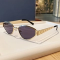 Occhiali da sole cat-eye con montatura in metallo dorato, lenti viola e aste vintage - Oro Lucido Grigio