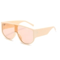 Occhiali da sole oversize a maschera con montatura beige e lenti color pesca chiari - Montatura Bianco Crema Lenti Te Chiaro
