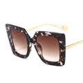 Square tortoise shell sunglasses with golden metal temples and gradient brown lenses - Brown Floral Frame Tea Lens