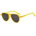 Occhiali da sole aviator giallo brillante con lenti grigio scuro e borchie in argento - Montatura Gialla Lenti Grigie
