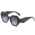 Occhiali da sole poligonali neri con lenti sfumate blu e ampie aste dal design geometrico - Montatura Nera Lenti Sfumate Grigio Blu