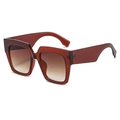Fashionable square oversized sunglasses with amber gradient lenses and thick retro frame - Tea Frame Tea Lens