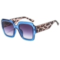 Lunettes de soleil carrées bleues avec verres dégradés violets et branches léopard - Monture Bleue Léopard Noir Verres Double Gris