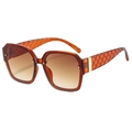 Retro square oversized tortoiseshell sunglasses with textured temples and gradient lenses - Tea Frame Tea Lens
