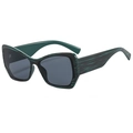 Occhiali da sole cat-eye con montatura verde venata e lenti grigio scuro - Montatura a Strisce Verdi Lente Grigia