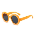 Lunettes de soleil rondes vintage orange vif avec clous métalliques dorés - Monture Jaune Verres Gris