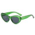 Lunettes de soleil œil de chat rétro avec monture en résine vert émeraude et verres gris foncé - Monture Verte Verres Gris
