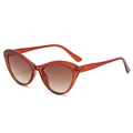 Chic cat eye sunglasses with translucent amber red frame and brown gradient lenses - Brown Frame Tea Lens