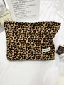 Leopard print canvas make-up tas met grote capaciteit en ritssluiting op een witte stof - Gele Kleine Luipaard