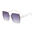Lunettes de soleil carrées oversize avec branches ajourées blanches et verres dégradés violets - Monture Blanche Verres Gris Dégradé