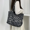 Große Shopper-Tasche mit Leopardenmuster aus Cordstoff für Damen im Schulter-Design - Tote Bag mit Großer Kapazität / Grau Leopard