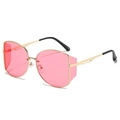 Modische Oversized-Metall-Sonnenbrille mit rosa Gläsern und Goldrahmen in Seitenansicht - Goldener Rahmen Rosa Gläser
