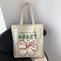 Bolso tote de lona minimalista con texto Heart verde y estampado de flores - Beige Flor de Letra Verde