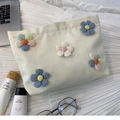 Borsa da trucco portatile in tela color crema con applicazioni floreali e grande capienza - Beige
