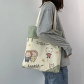 Detailansicht der Leinwand-Einkaufstasche mit Wald-Cartoon-Illustration von der Seite - Wald Spiel Beige Tasche