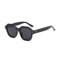 Modische quadratische schwarze Sonnenbrille mit dickem Rahmen und Metallnieten-Details - Schwarzer Rahmen Schwarz Graue Gläser