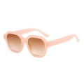 Rosafarbene quadratische Sonnenbrille mit braunen Verlaufsgläsern und Nieten-Detail - Gelee Rosa Rahmen Gradient Tee Linsen