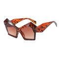 Lunettes de soleil oversize géométriques à motif léopard avec verres dégradés marron - Monture Léopard Verres Dégradés Thé
