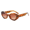 Vintage tortoiseshell cat-eye sunglasses with brown gradient lenses and silver rivet studs - Leopard Frame Gradient Tea Lens