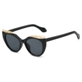Gafas de sol cat eye negras con lentes grises y adornos de metal dorado de estilo retro - Montura Negra Lentes Gris Negro