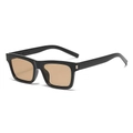Lunettes de soleil carrées rétro avec monture noire et verres marron en vue latérale - Monture Noire Verres Thé