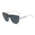 Modische weiße Wrap-around-Sonnenbrille mit grauen Gläsern in breitem Tech-Design - Weißer Rahmen Dunkelgraue Gläser