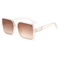 Lunettes de soleil carrées à monture champagne transparente et verres dégradés marron - Monture Thé Verres Thé